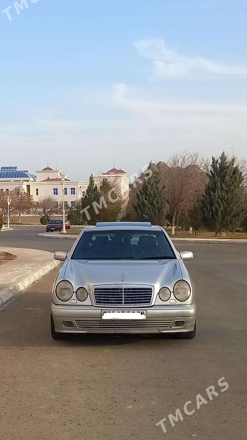 Mercedes-Benz E320 1999 - 112 000 TMT - Türkmenbaşy - img 4