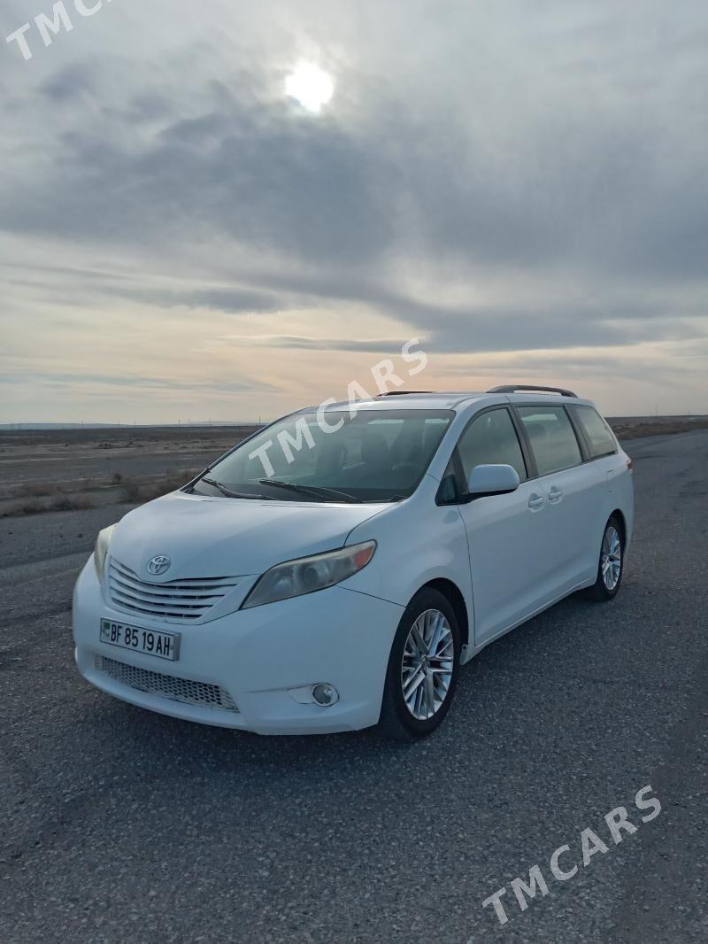 Toyota Sienna 2010 - 270 000 TMT - Sarahs - img 3