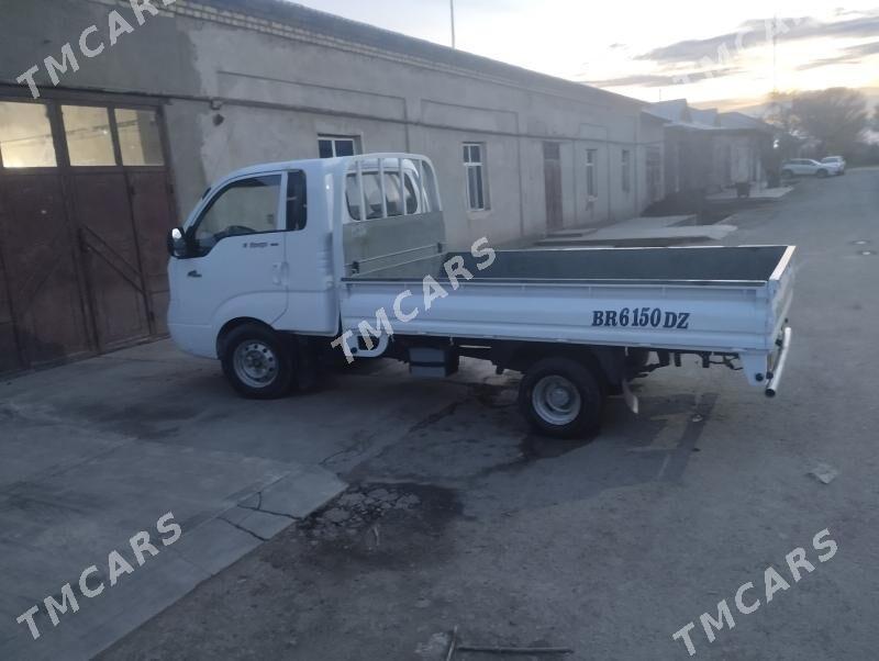 Kia Bongo 2005 - 130 000 TMT - Şabat etr. - img 2