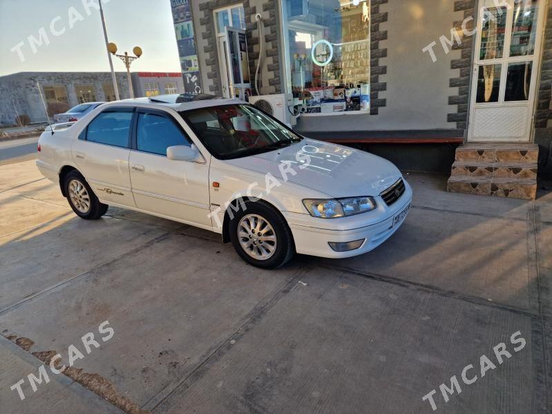 Toyota Camry 2001 - 150 000 TMT - Ёлётен - img 2