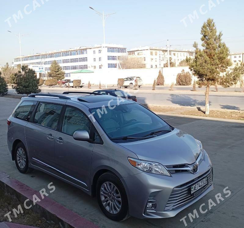 Toyota Sienna 2020 - 440 000 TMT - Туркменабат - img 6