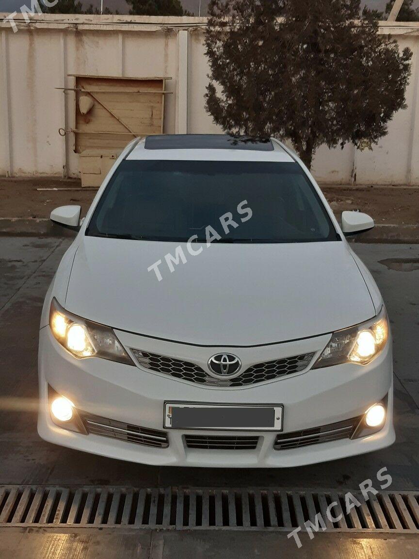 Toyota Camry 2012 - 210 000 TMT - Балканабат - img 3