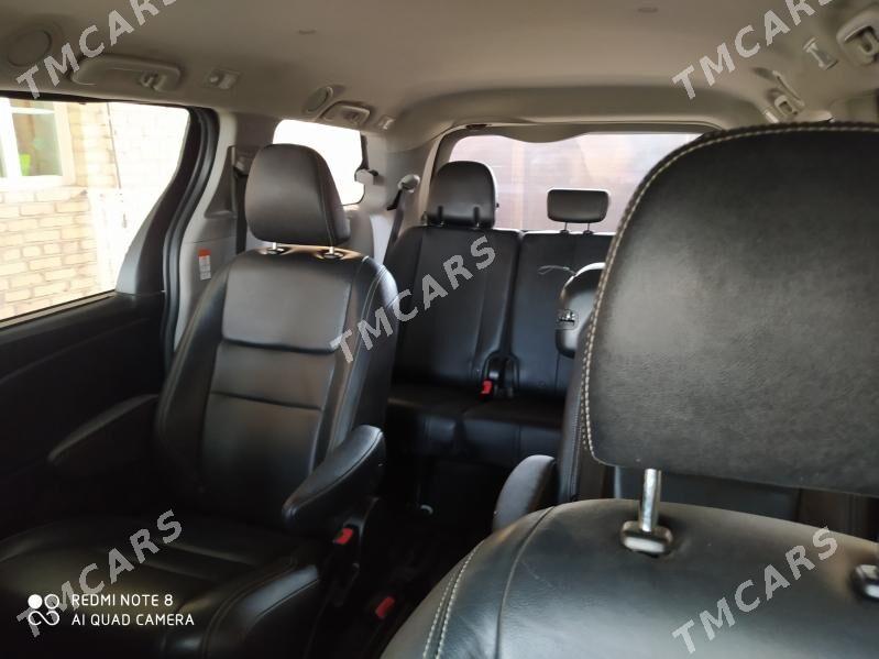 Toyota Sienna 2018 - 352 800 TMT - Мары - img 3