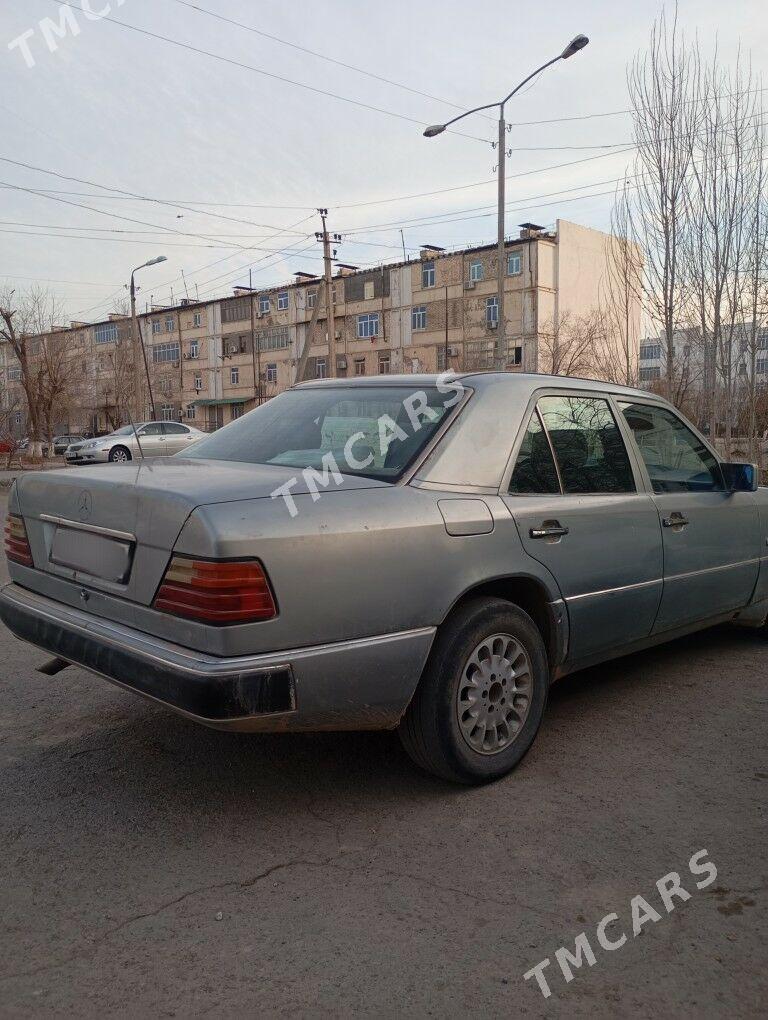 Mercedes-Benz E-Class 1993 - 30 000 TMT - Daşoguz - img 7