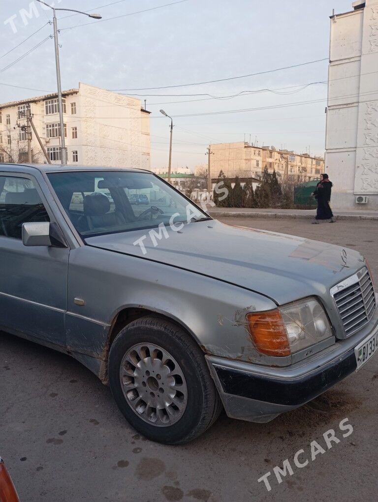 Mercedes-Benz E-Class 1993 - 30 000 TMT - Daşoguz - img 8