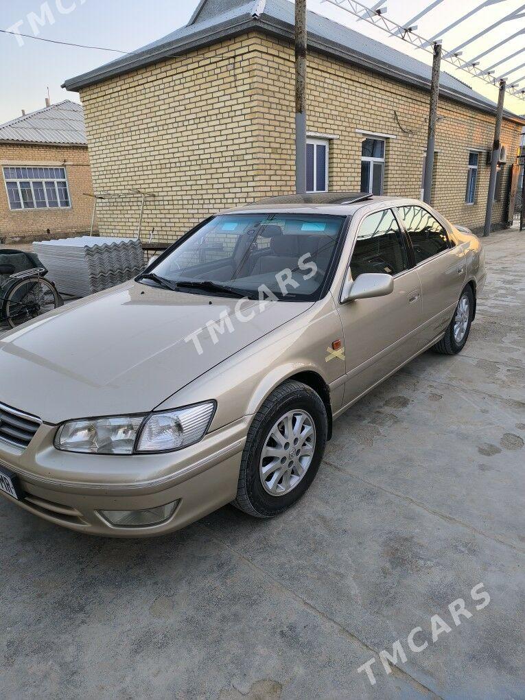 Toyota Camry 2000 - 145 000 TMT - Baýramaly - img 4