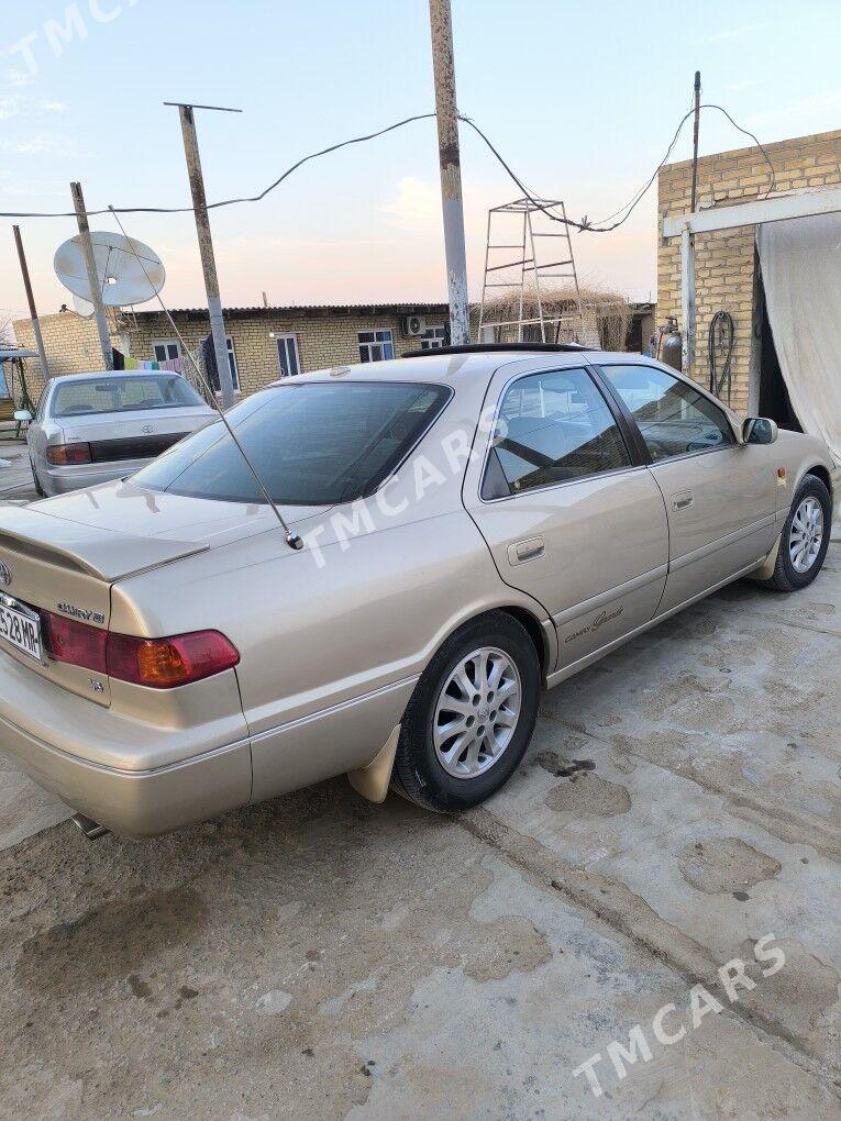 Toyota Camry 2000 - 145 000 TMT - Baýramaly - img 2