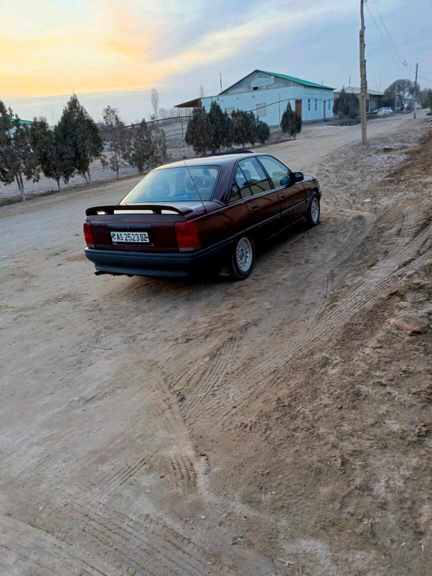 Opel Omega 1990 - 25 000 TMT - Дашогуз - img 4