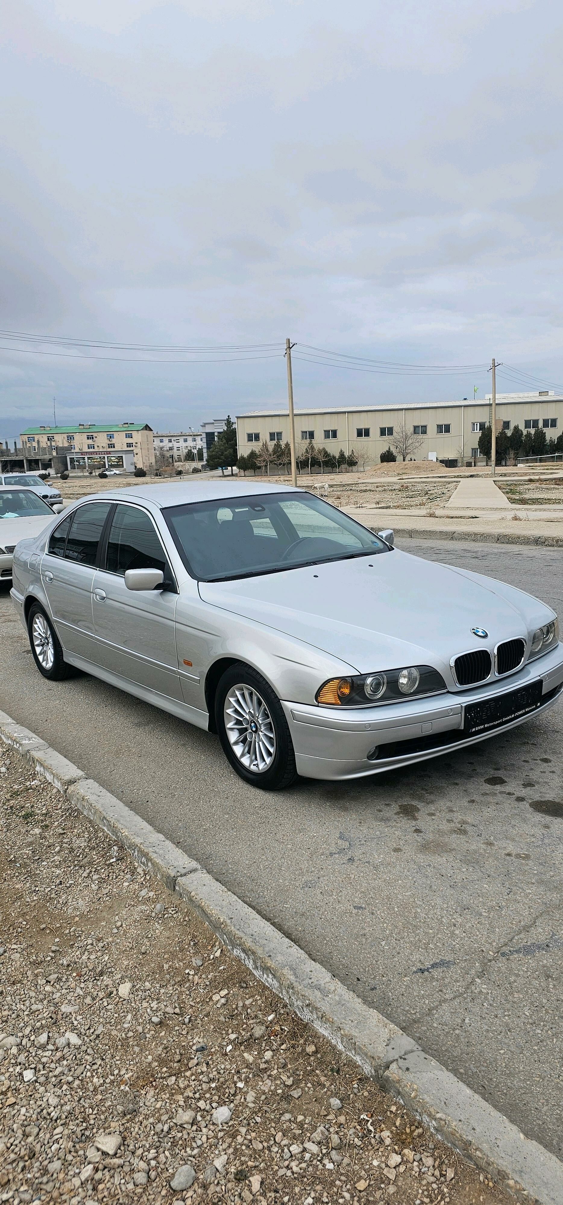 BMW E39 2002 - 125 000 TMT - Балканабат - img 2