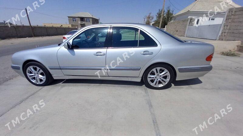 Mercedes-Benz E320 2000 - 105 000 TMT - Balkanabat - img 2