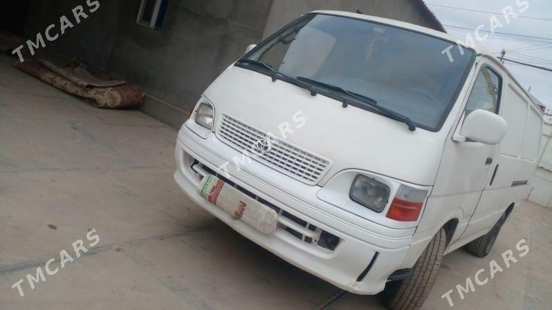 Toyota Hiace 2004 - 90 000 TMT - Теджен - img 2