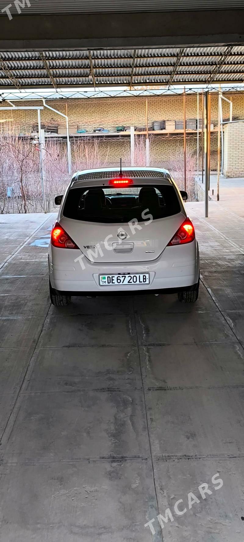 Nissan Versa 2010 - 115 000 TMT - Халач - img 3