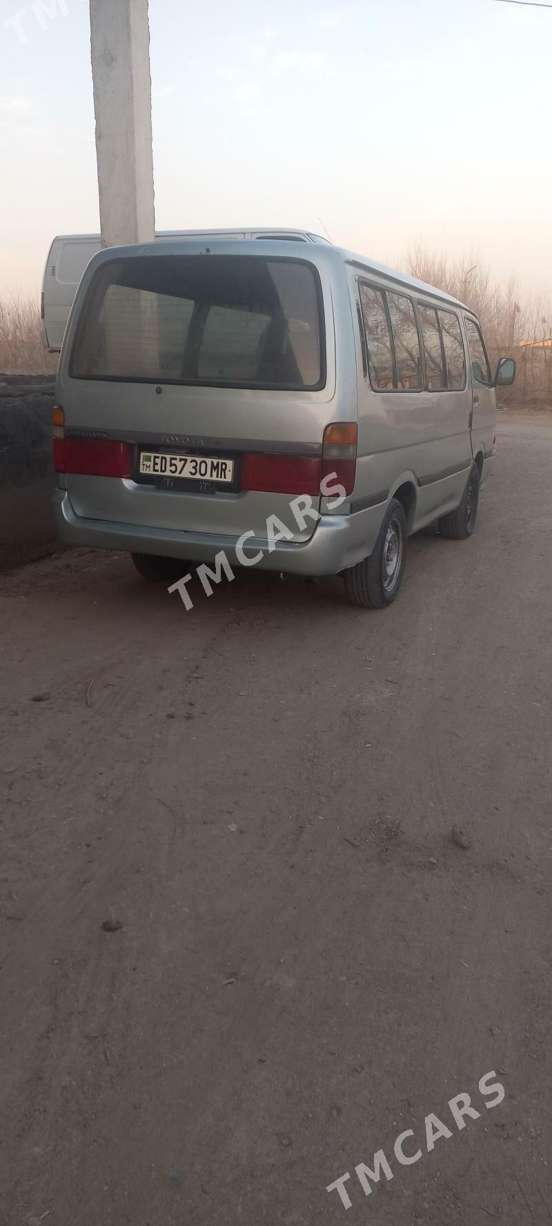 Toyota Hiace 1992 - 55 000 TMT - Мары - img 4