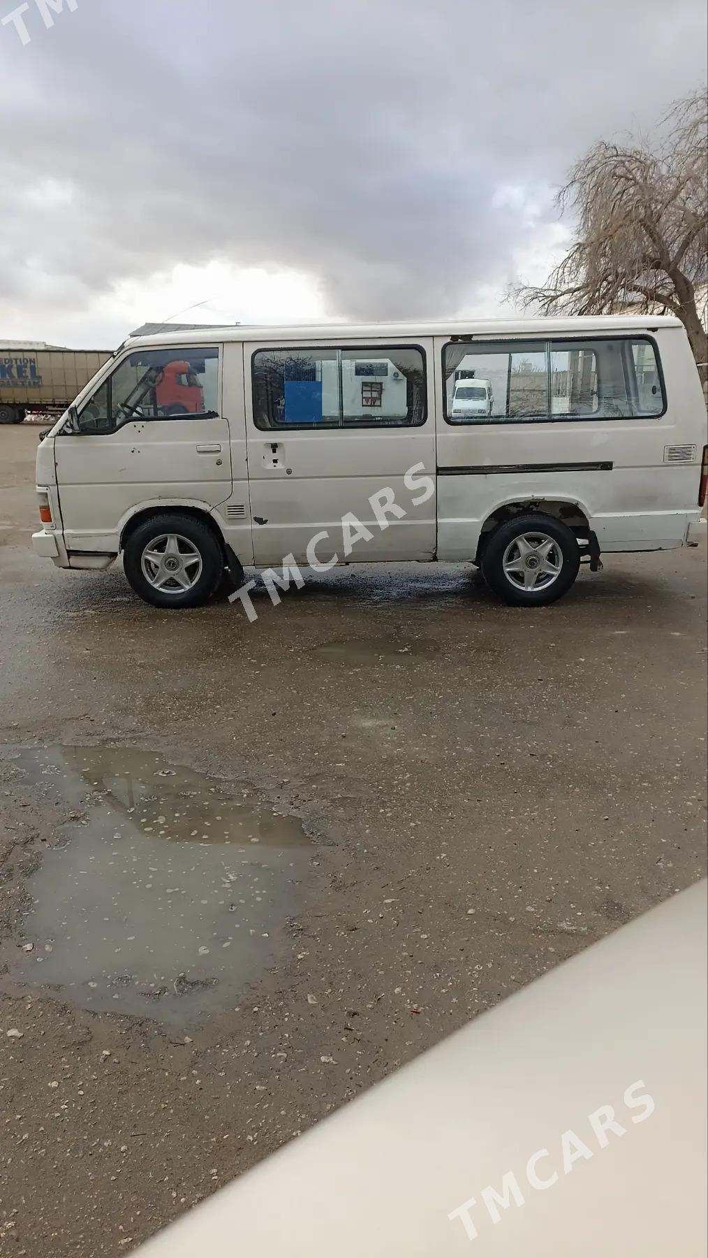 Toyota Hiace 1985 - 70 000 TMT - Балканабат - img 4