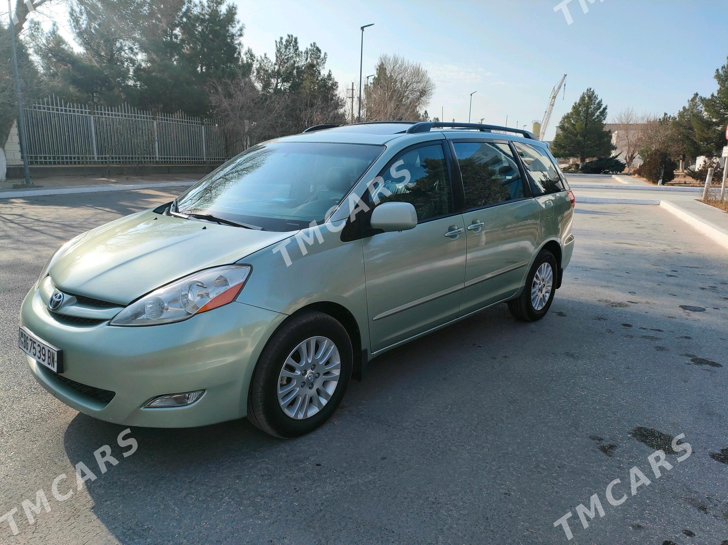 Toyota Sienna 2009 - 235 000 TMT - Balkanabat - img 3