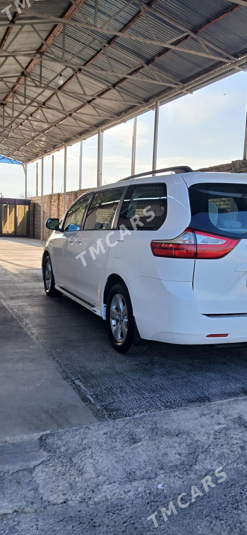 Toyota Sienna 2018 - 360 000 TMT - Ашхабад - img 5