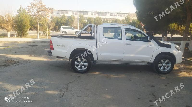 Toyota Hilux 2013 - 360 000 TMT - Чарджоу - img 2