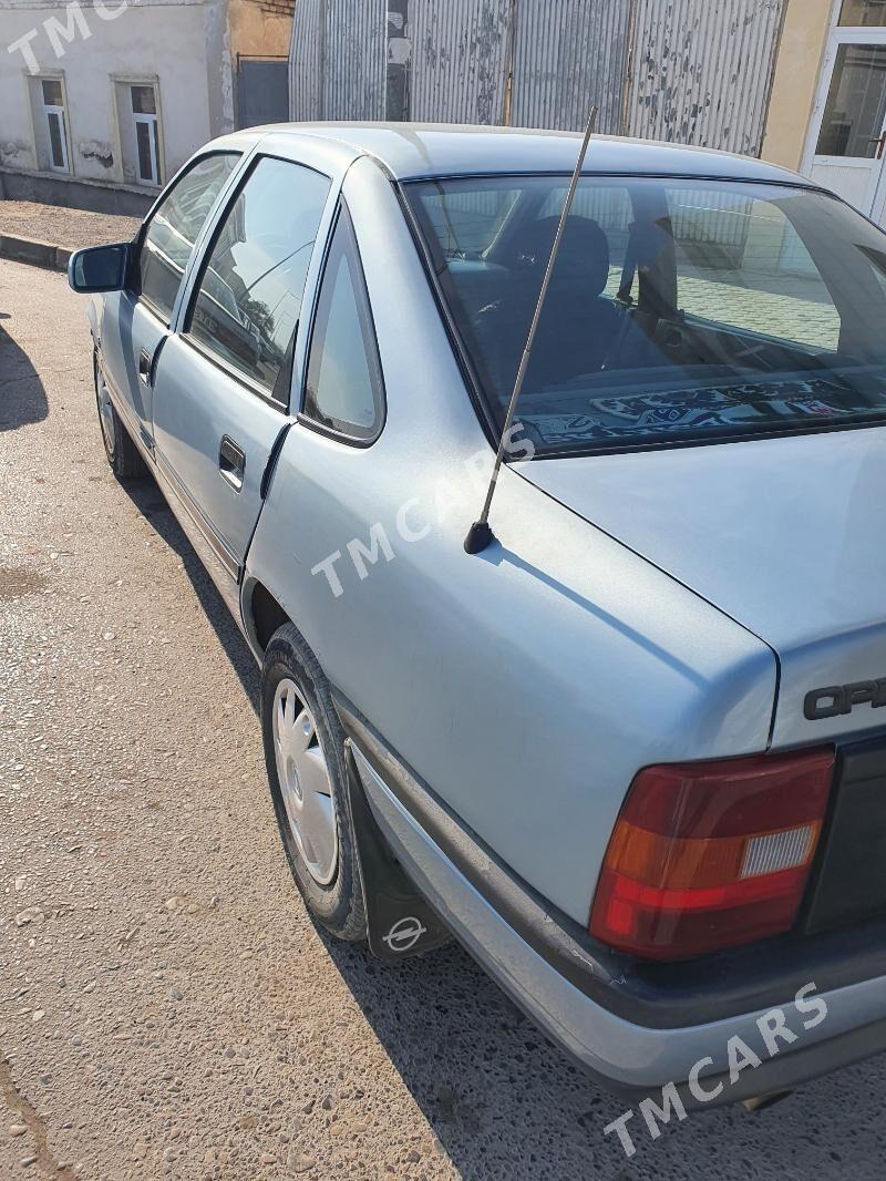 Opel Vectra 1989 - 48 000 TMT - Фарап - img 6