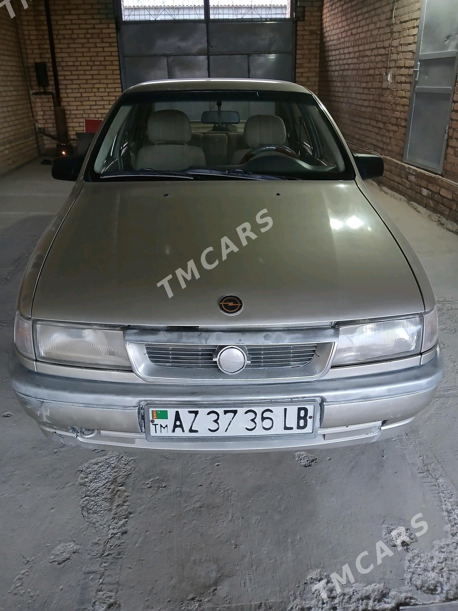 Opel Vectra 1990 - 35 000 TMT - Dänew - img 3