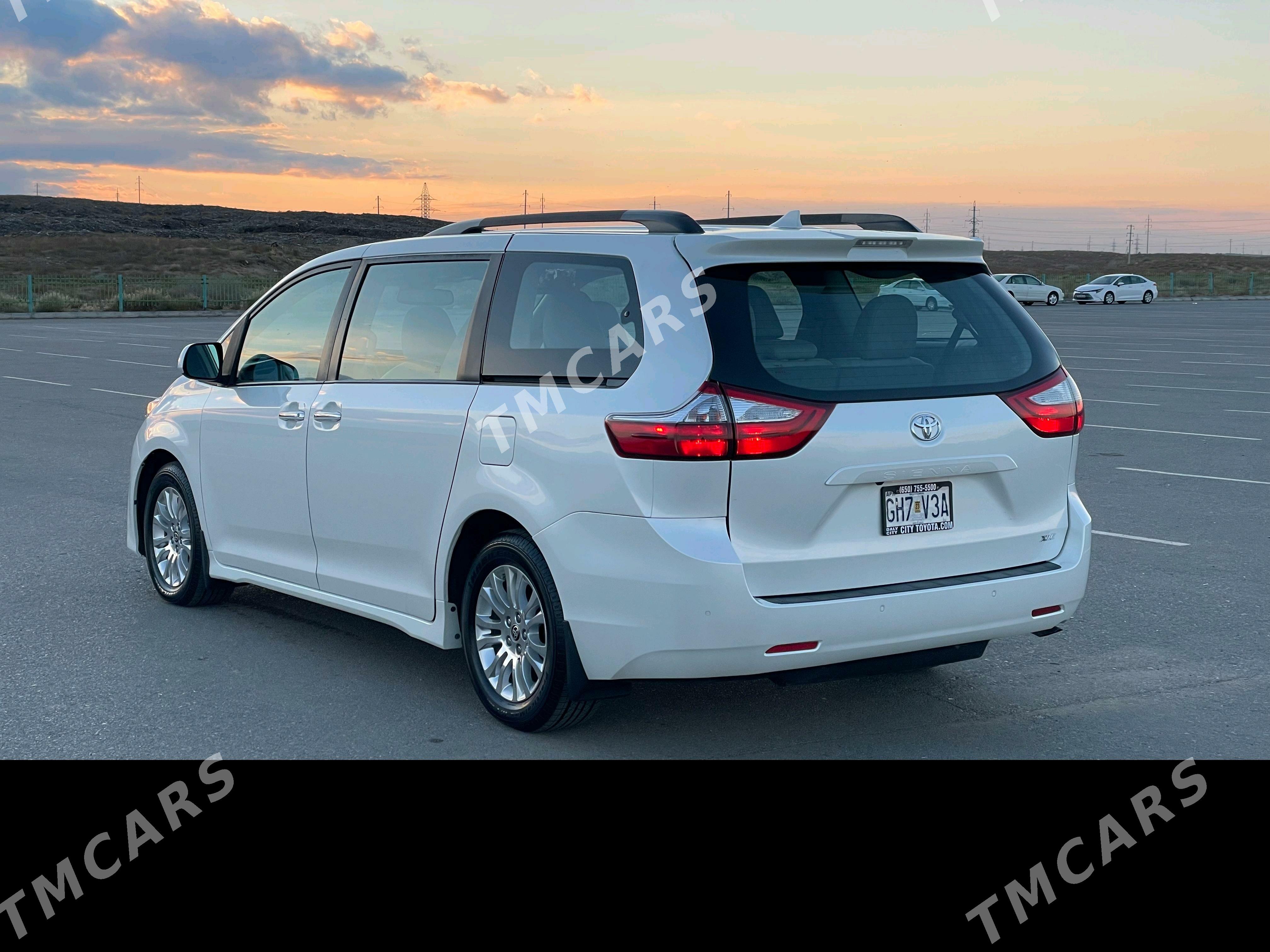 Toyota Sienna 2019 - 570 000 TMT - Aşgabat - img 3