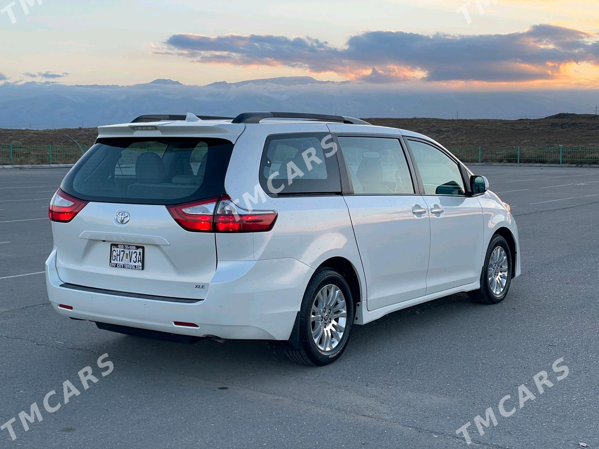 Toyota Sienna 2019 - 570 000 TMT - Aşgabat - img 4