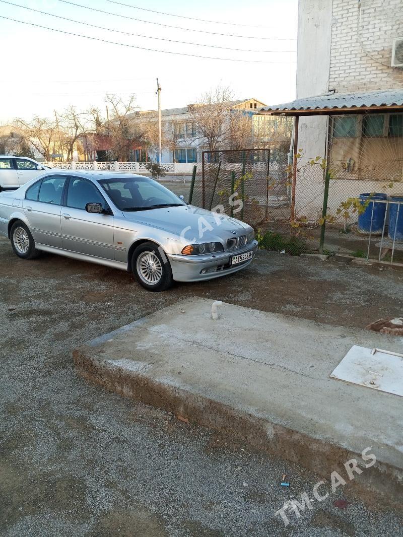 BMW E39 2000 - 90 000 TMT - Türkmenbaşy - img 3