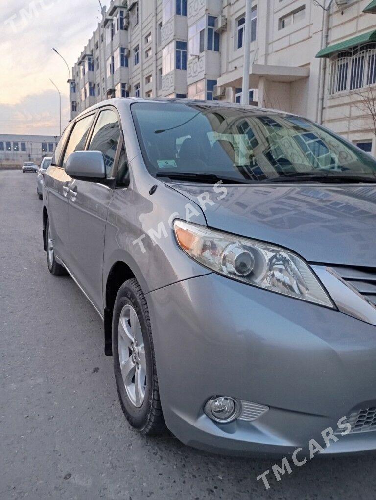 Toyota Sienna 2017 - 380 000 TMT - Türkmenabat - img 3