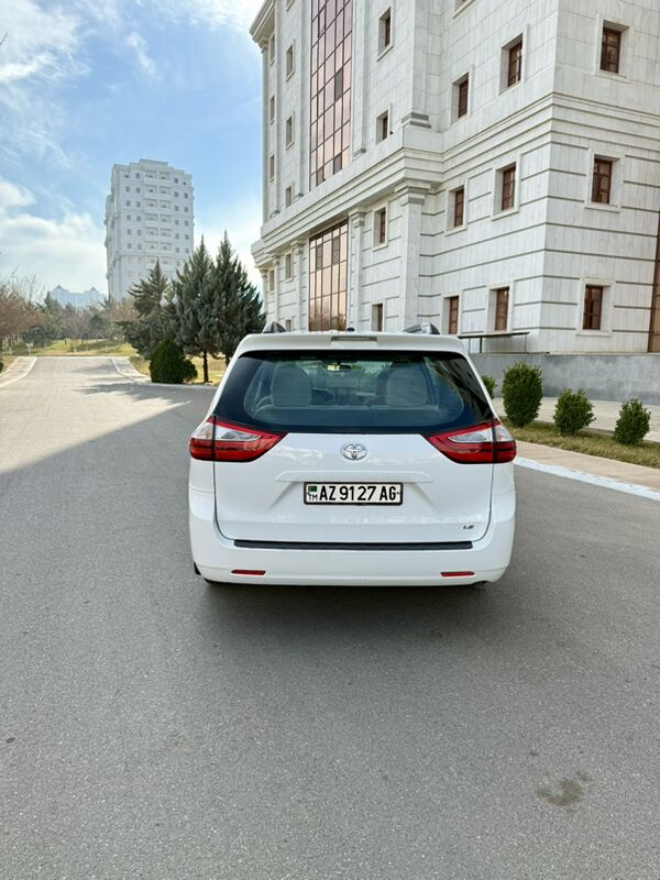 Toyota Sienna 2016 - 325 000 TMT - Aşgabat - img 7