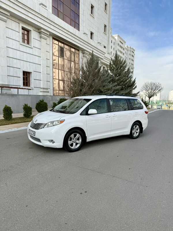 Toyota Sienna 2016 - 325 000 TMT - Aşgabat - img 6