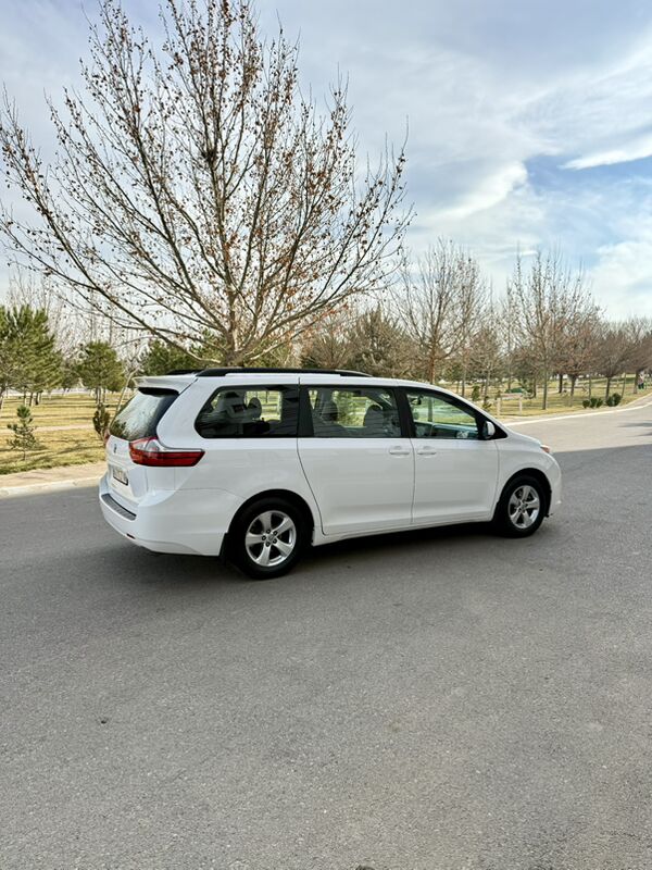 Toyota Sienna 2016 - 325 000 TMT - Aşgabat - img 2