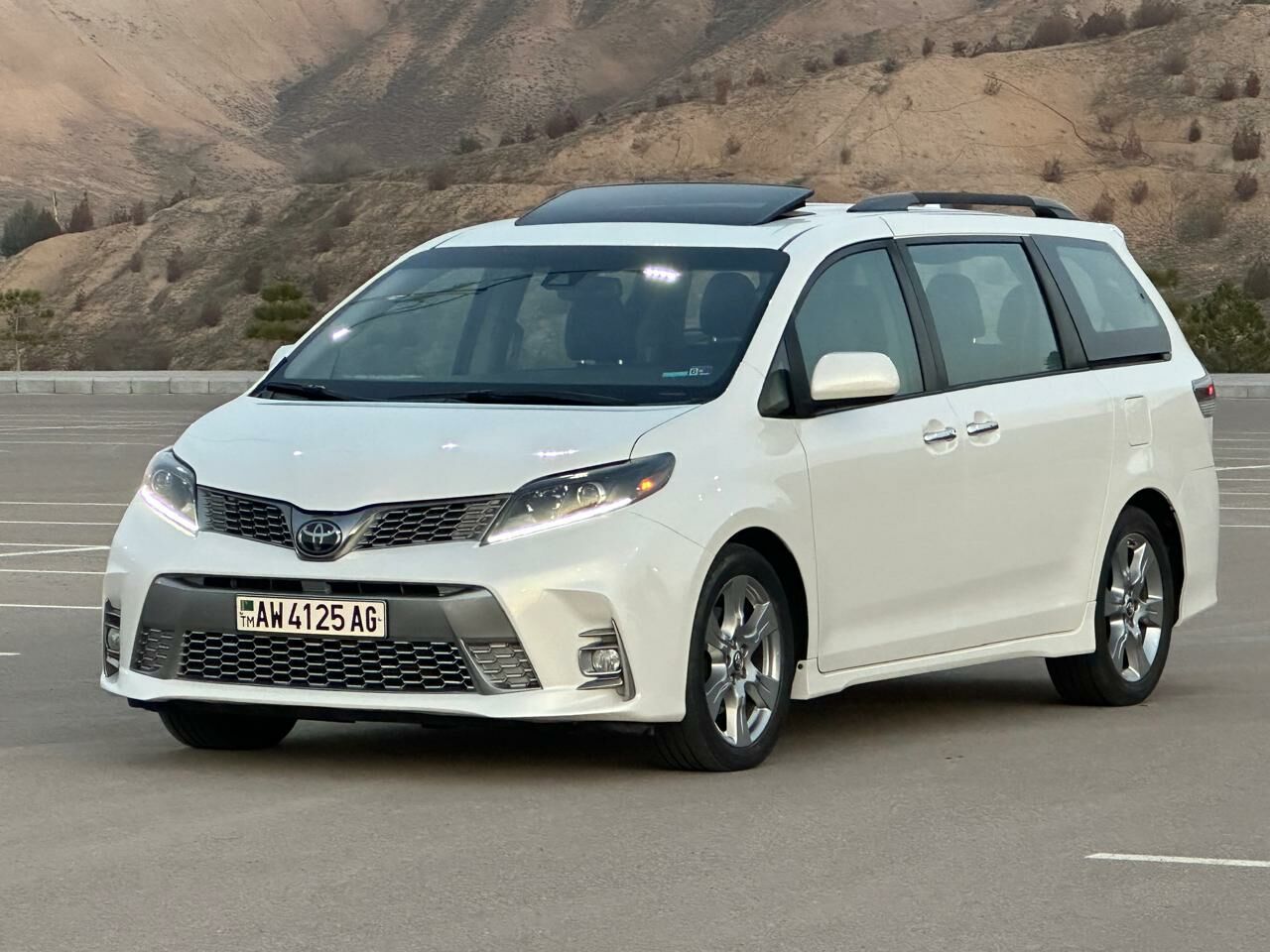 Toyota Sienna 2019 - 425 000 TMT - Aşgabat - img 2