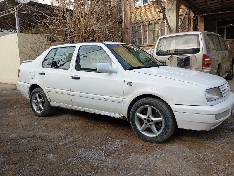 Volkswagen Golf 1993 - 25 000 TMT - Türkmenbaşy - img 2