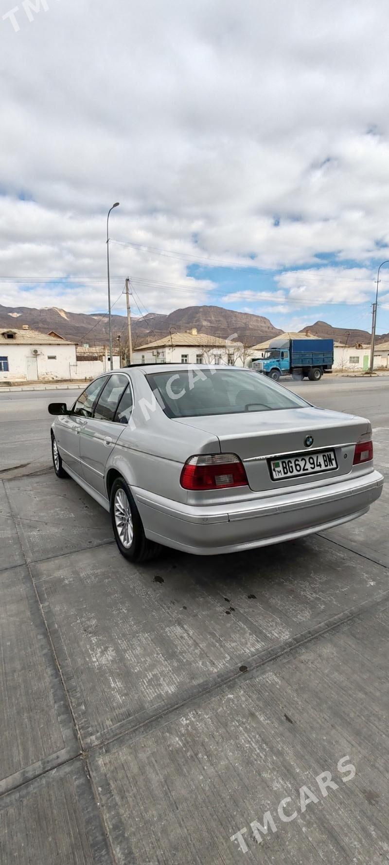 BMW E39 2002 - 126 000 TMT - Balkanabat - img 3