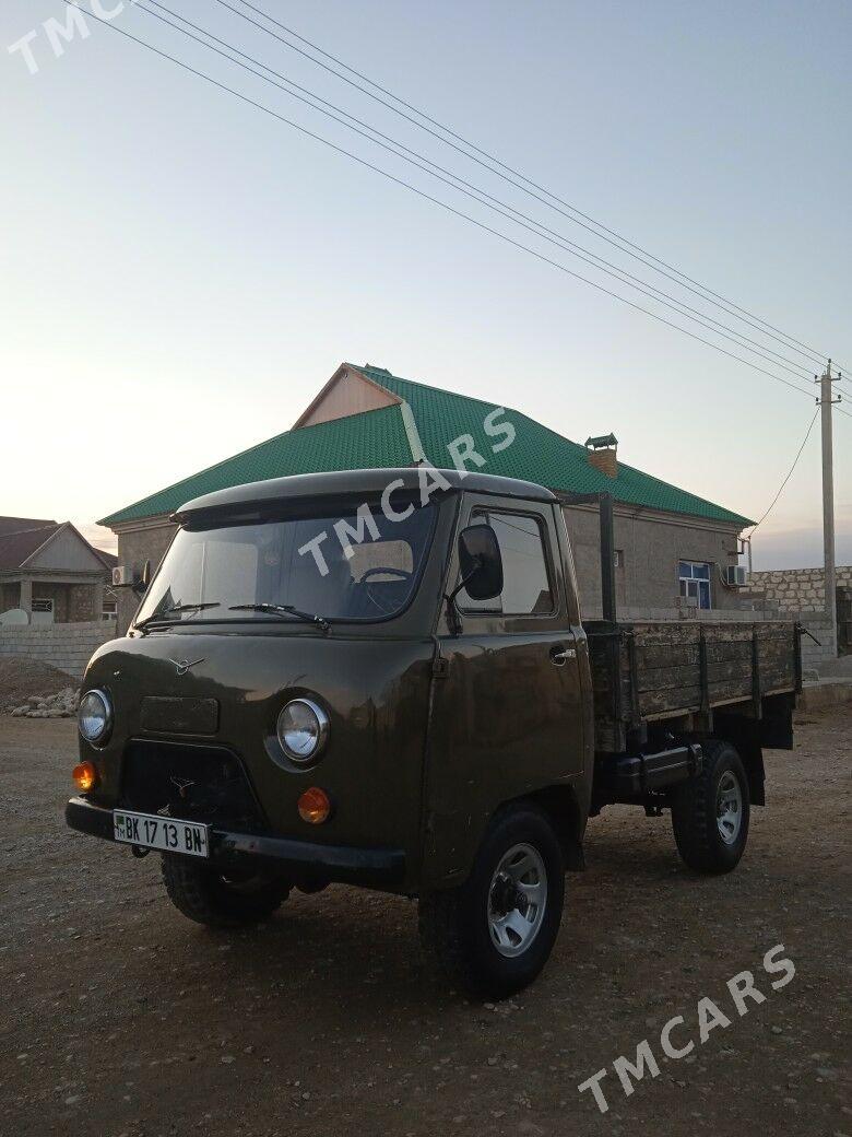 UAZ 452 1999 - 60 000 TMT - Balkanabat - img 2