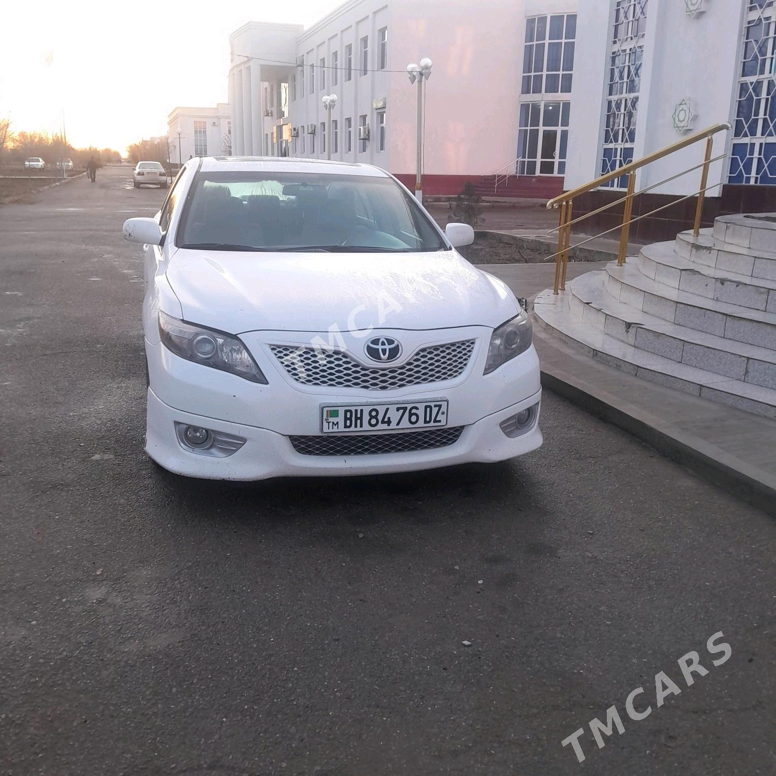 Toyota Camry 2010 - 205 000 TMT - Рухубелентский этрап - img 2