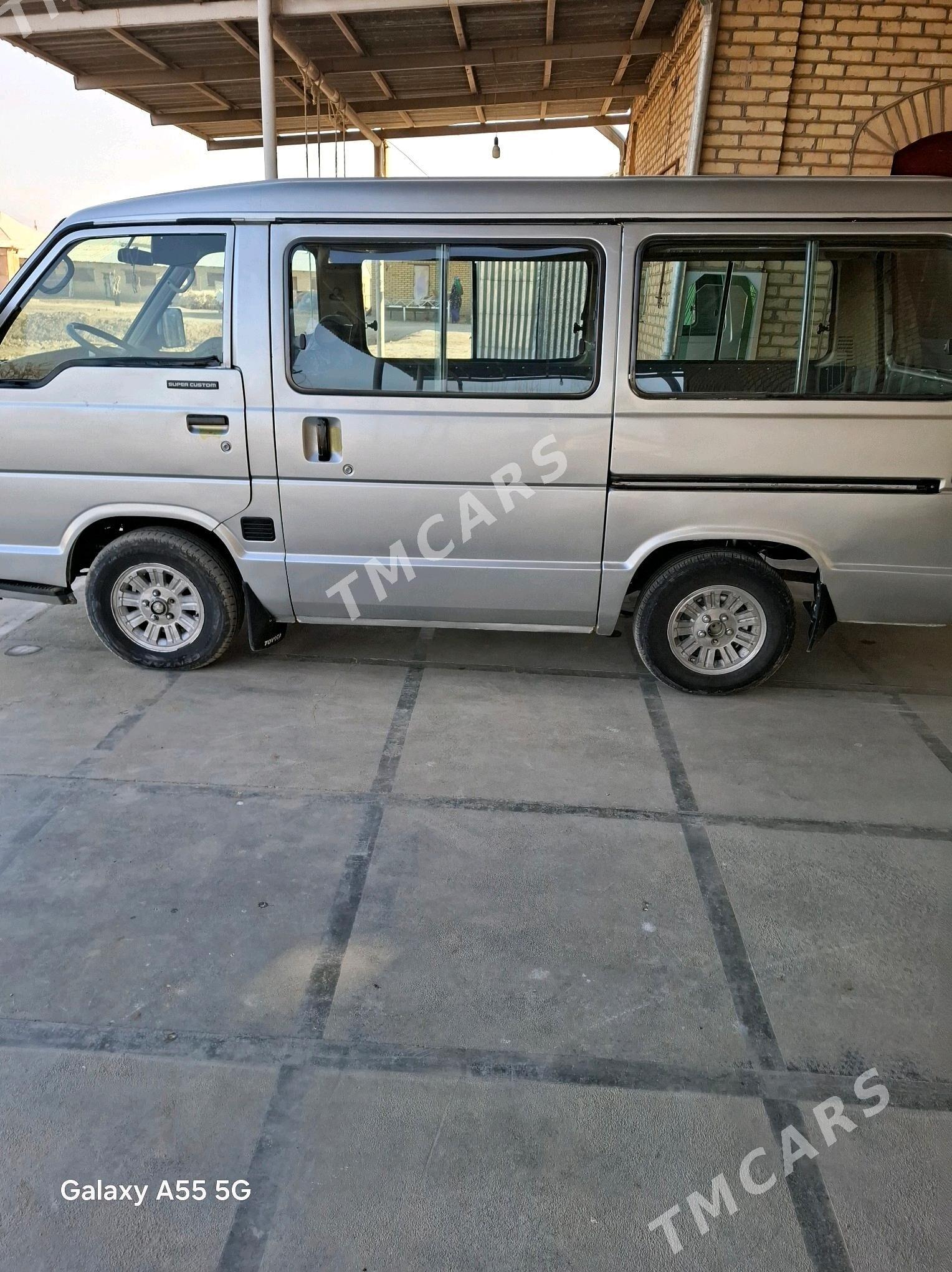 Toyota Hiace 1989 - 48 000 TMT - Сакарчага - img 7