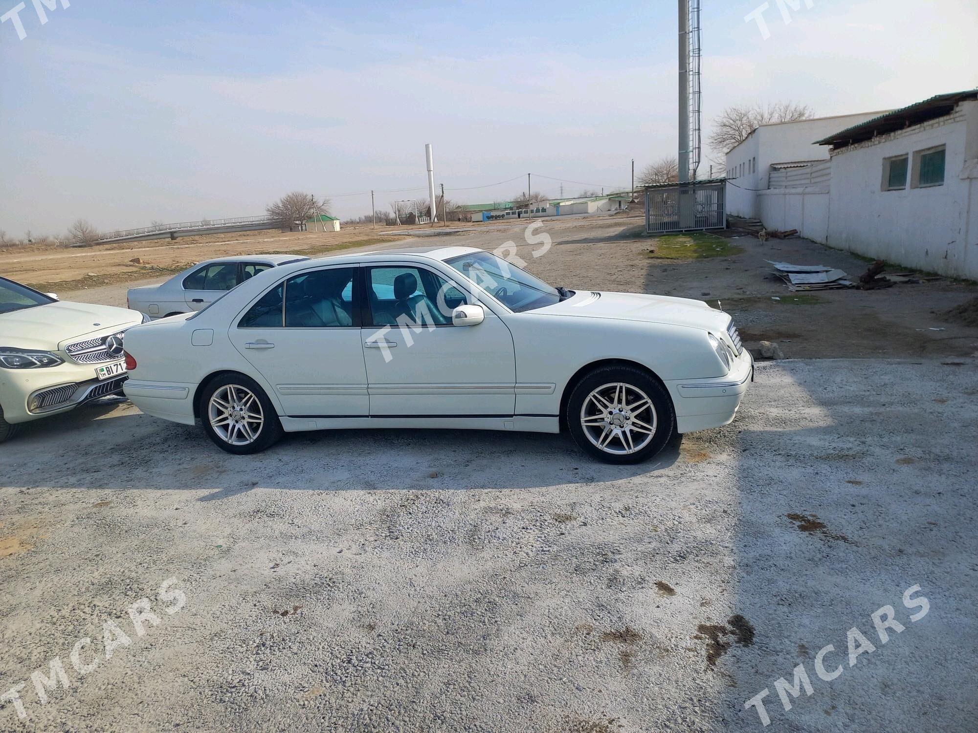 Mercedes-Benz E320 2001 - 125 000 TMT - Aşgabat - img 3