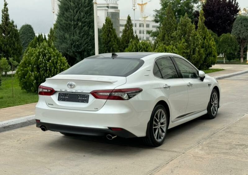 Toyota Camry 2023 - 685 000 TMT - Aşgabat - img 3