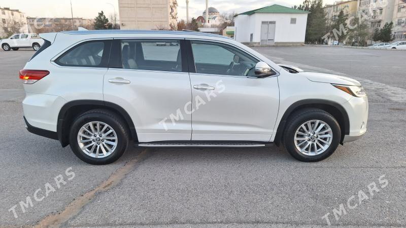 Toyota Highlander 2019 - 450 000 TMT - 11 mkr - img 3