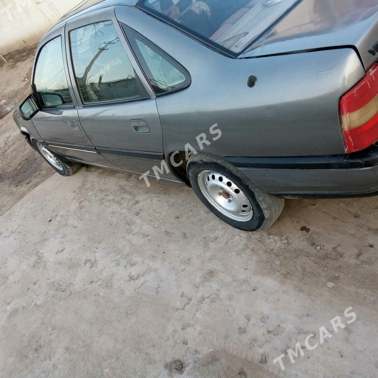 Opel Vectra 1990 - 26 000 TMT - Boldumsaz - img 3