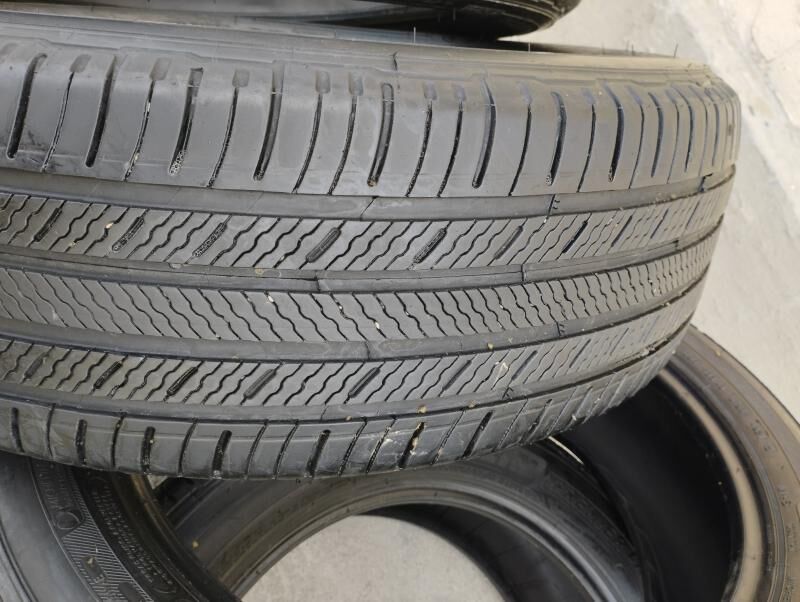 235.55.20. MICHELIN 5 000 TMT - Hitrowka - img 2