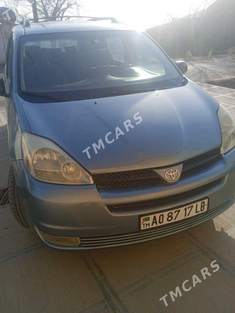 Toyota Sienna 2004 - 180 000 TMT - Чарджоу - img 4