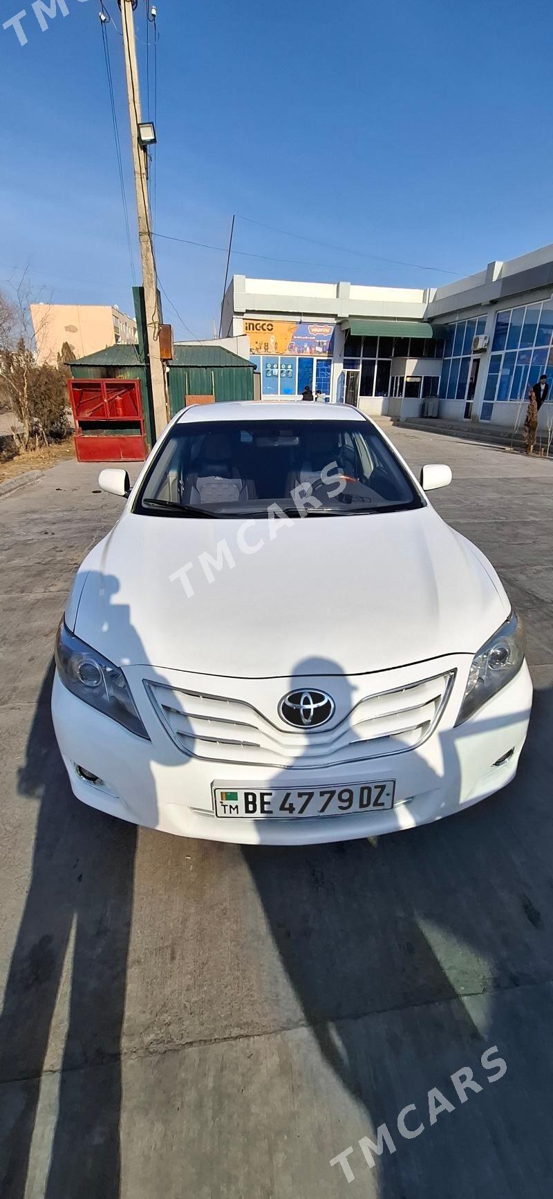 Toyota Camry 2010 - 128 000 TMT - Дашогуз - img 4