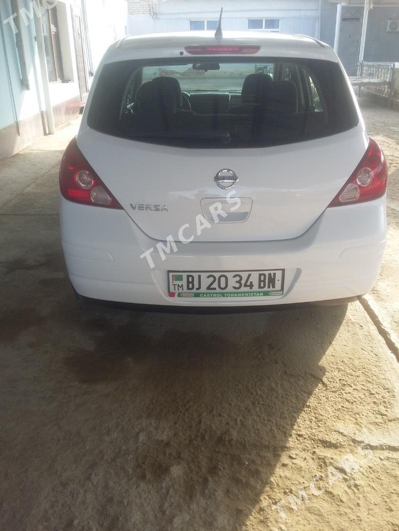 Nissan Versa 2011 - 100 000 TMT - Bereket - img 2