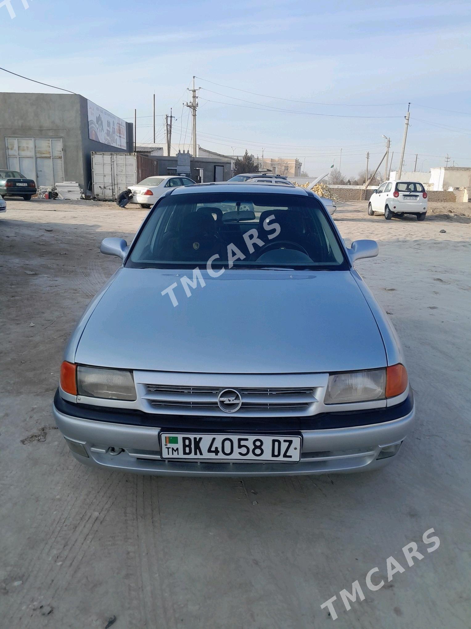 Opel Astra 1993 - 30 000 TMT - Гурбансолтан Едже - img 2