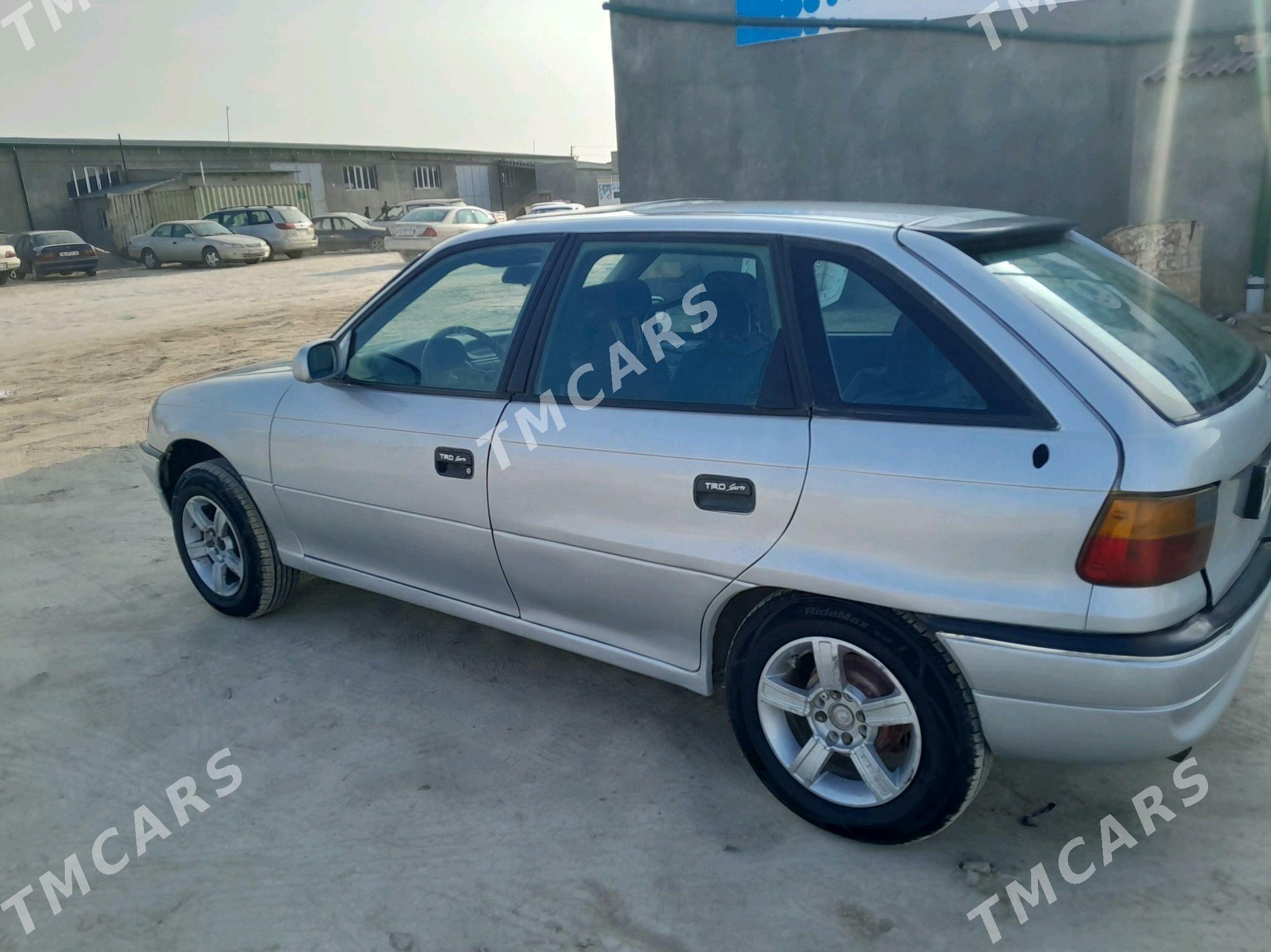 Opel Astra 1993 - 30 000 TMT - Гурбансолтан Едже - img 4