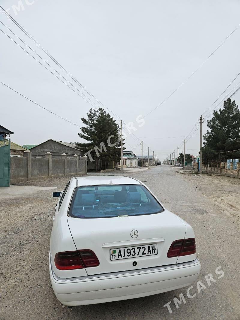 Mercedes-Benz E320 1996 - 75 000 TMT - Ak bugdaý etraby - img 5