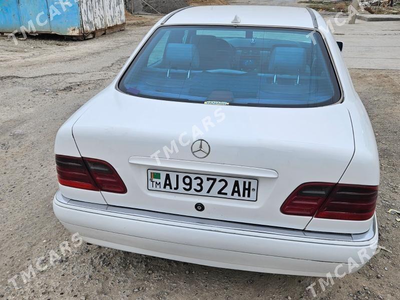 Mercedes-Benz E320 1996 - 75 000 TMT - Ak bugdaý etraby - img 6