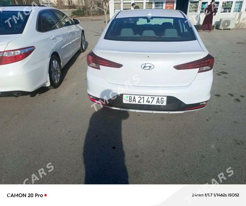 Hyundai Elantra 2019 - 170 000 TMT - Parahat 8 - img 4