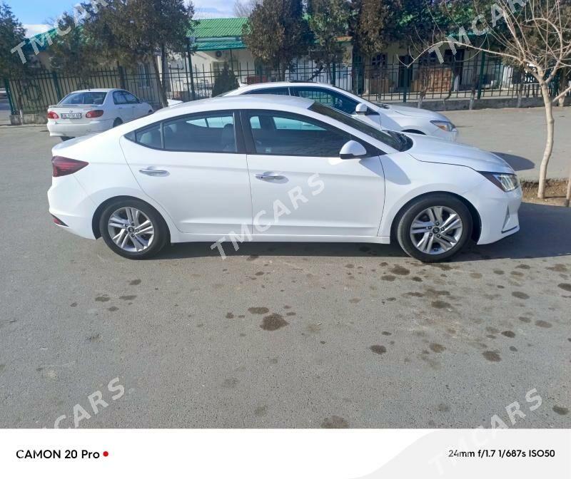 Hyundai Elantra 2019 - 170 000 TMT - Parahat 8 - img 3